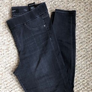 Liverpool Dark Wash Jeggings